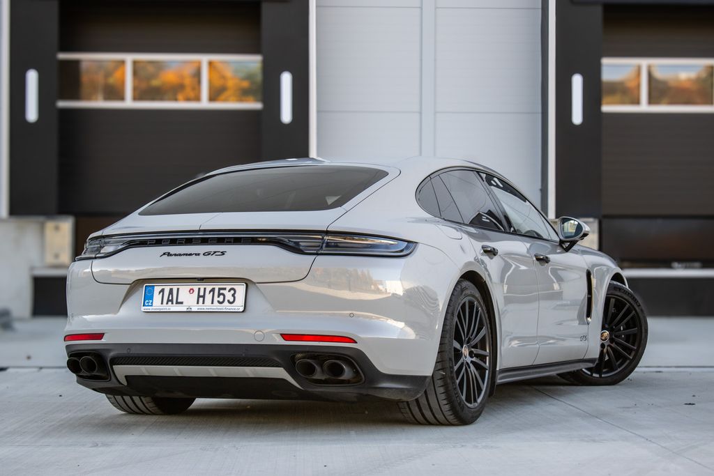 porsche-panamera - 4