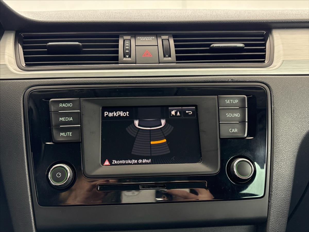 skoda-rapid-1-2-tsi-ambition-plus - 7