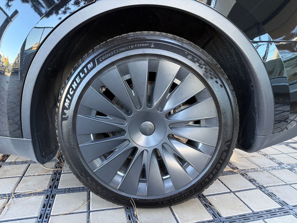 tesla-model-y-standart-range-lfp - 6