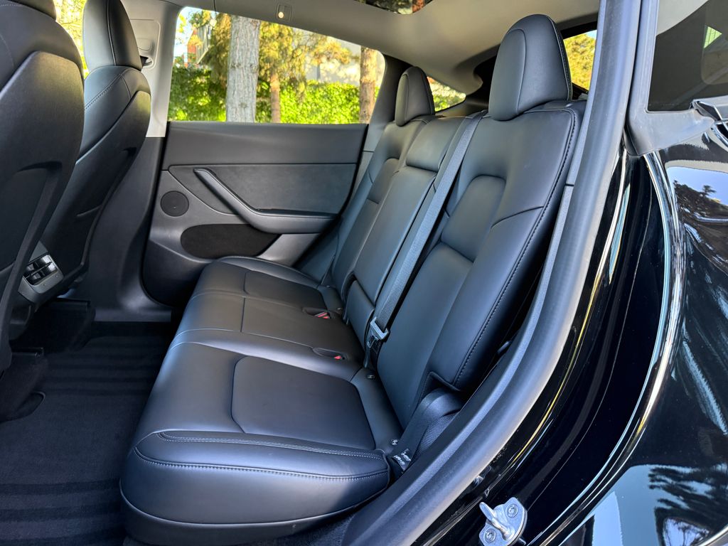 tesla-model-y-standart-range-lfp - 8