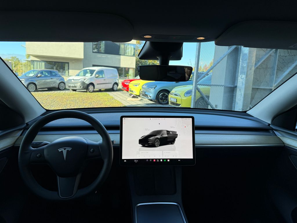 tesla-model-y-standart-range-lfp - 9