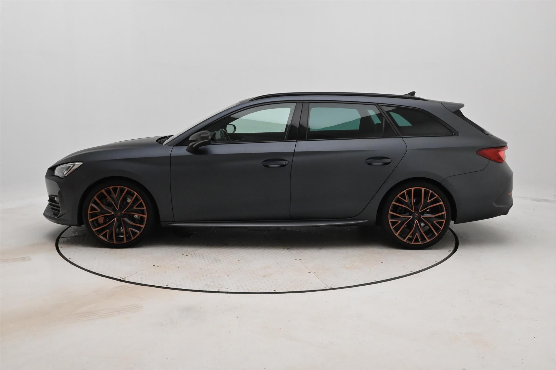 cupra-leon-2-0-tsi-st-180-kw-dsg-zaruka-az-5-let - 7