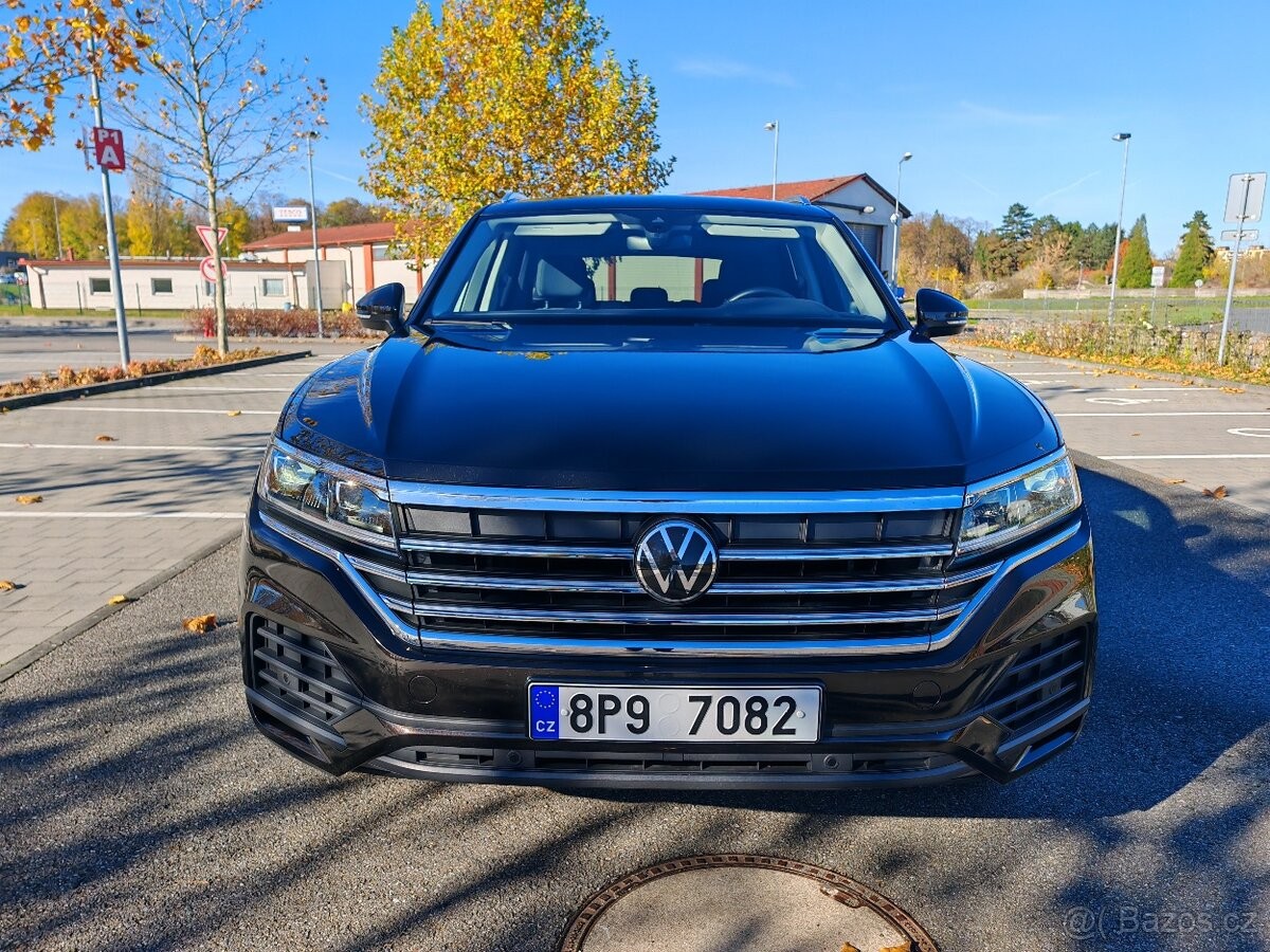 volkswagen-touareg-3-0-tdi-cr-rok-2022-1-majitel - 1