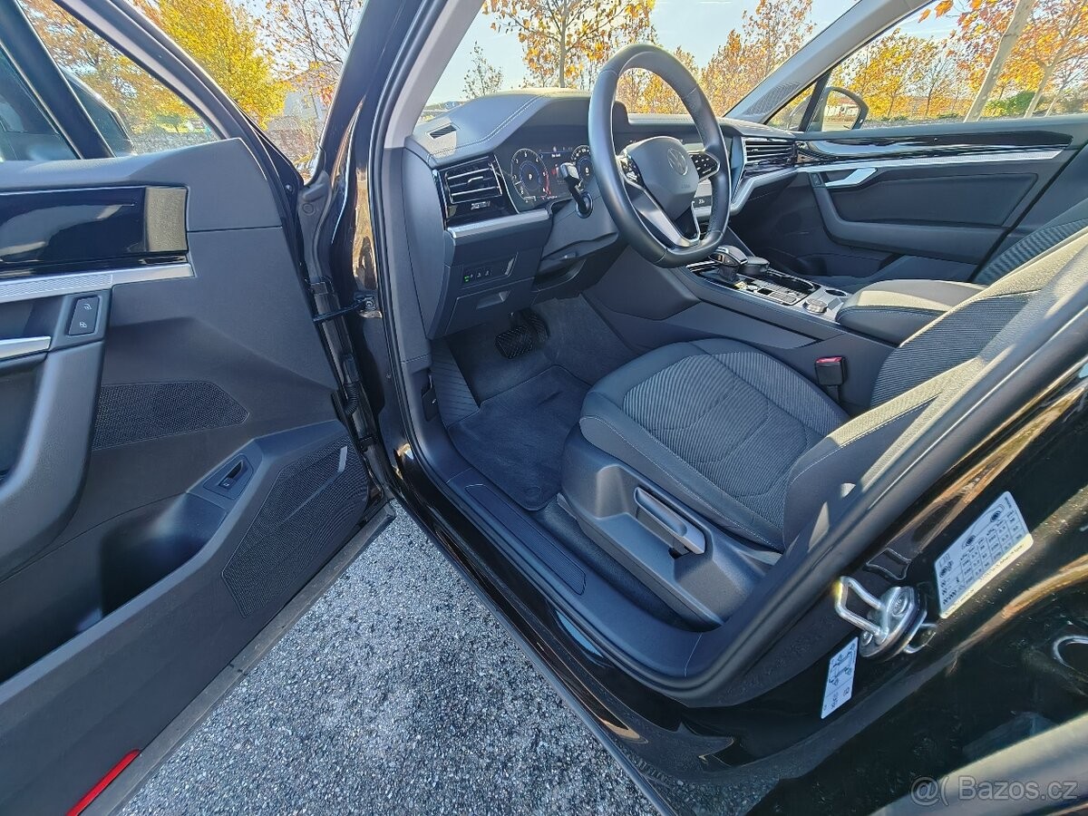 volkswagen-touareg-3-0-tdi-cr-rok-2022-1-majitel - 2