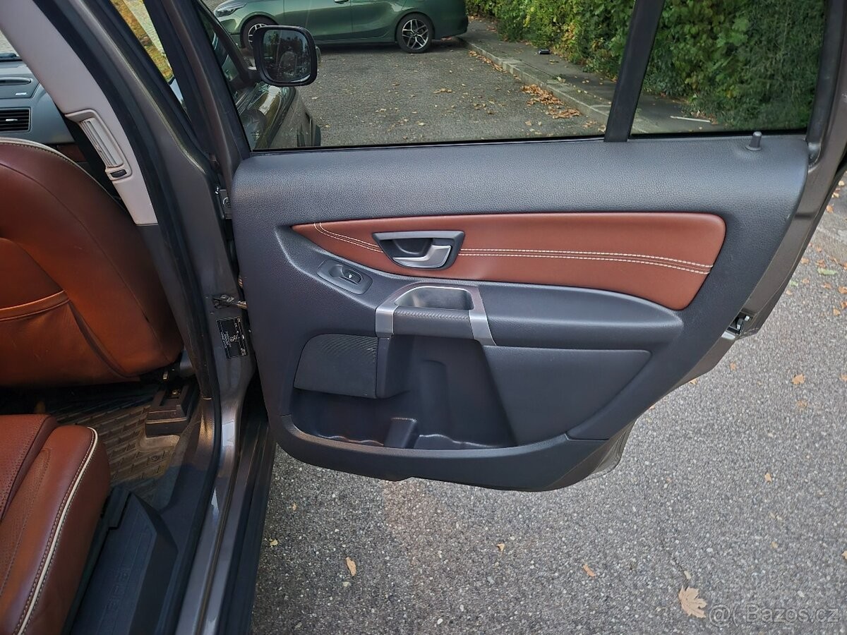 volvo-xc90-2-4-d5-executive-2011-7-mist-aut - 4